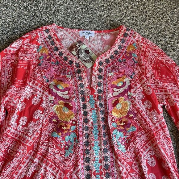 ANGEL HEART Boutique Womens Embroidered Tunic Blouse Top Size L Red V-neck New - Picture 3 of 7